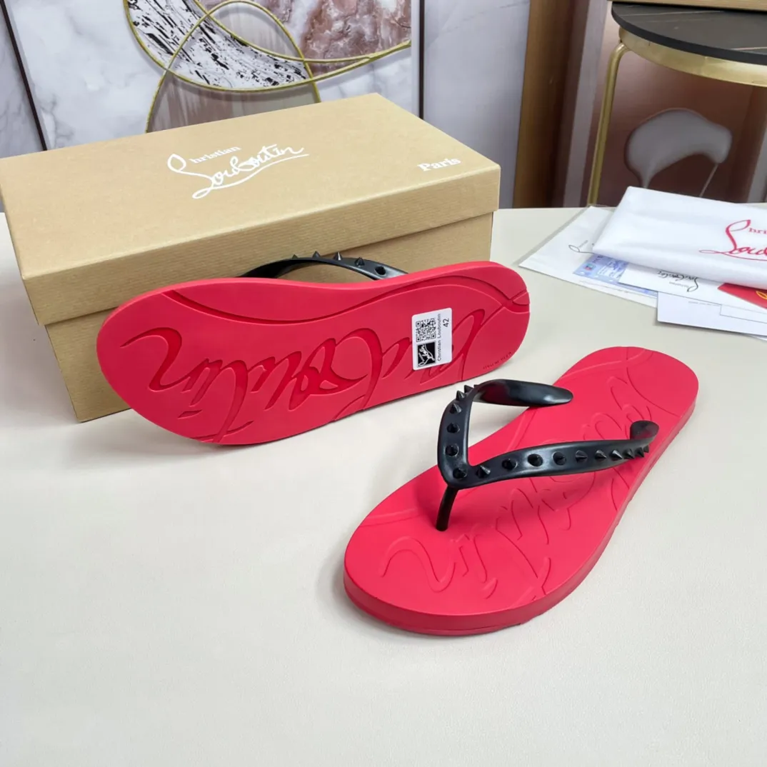 [CL red sole shoes] P: 260💰 size 38-45 Men's classic slippers, made on the official website 1:1, the original factory specializes in original materials ➖ OEM production ➖ Original ultra-light anti-slip outsole. Super fashionable and super comfortable, handsome on the feet, a must-have for men in summer! !